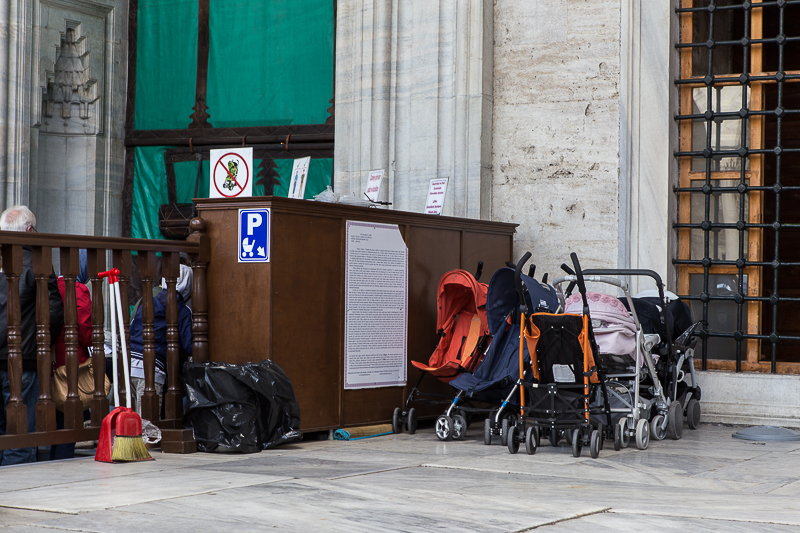 Sultan Ahmed Mosque - Parking lot :-)